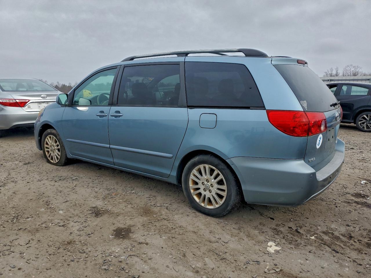 Toyota Sienna Xle Image 13