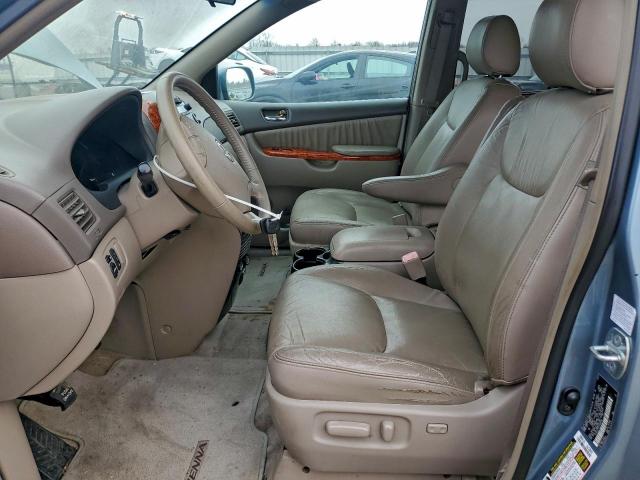 Toyota Sienna Xle Image 4