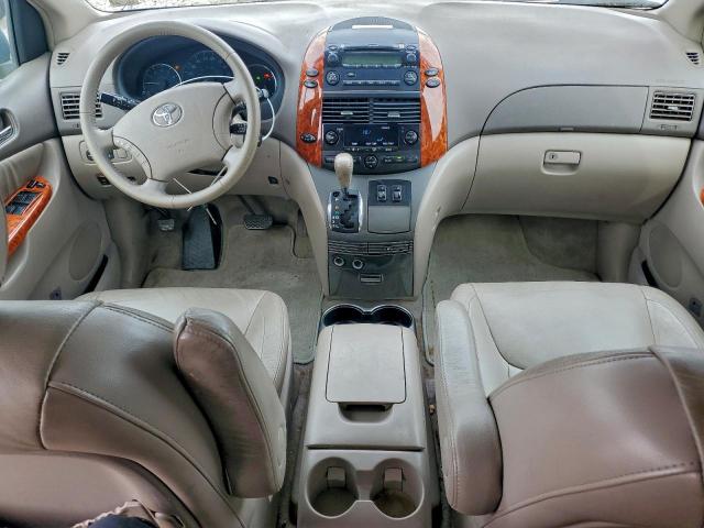 Toyota Sienna Xle Image 8