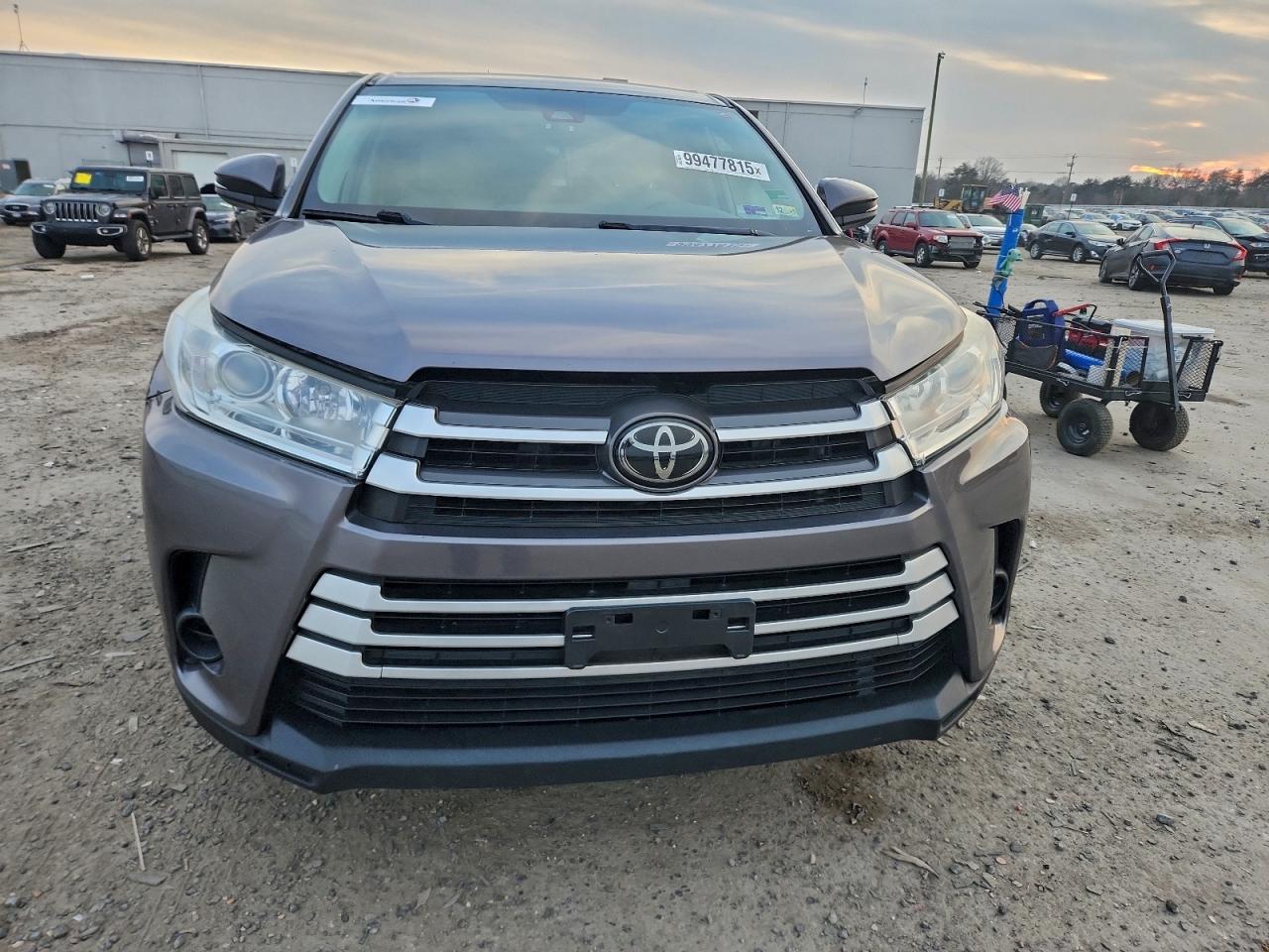 Toyota Highlander Le Image 13