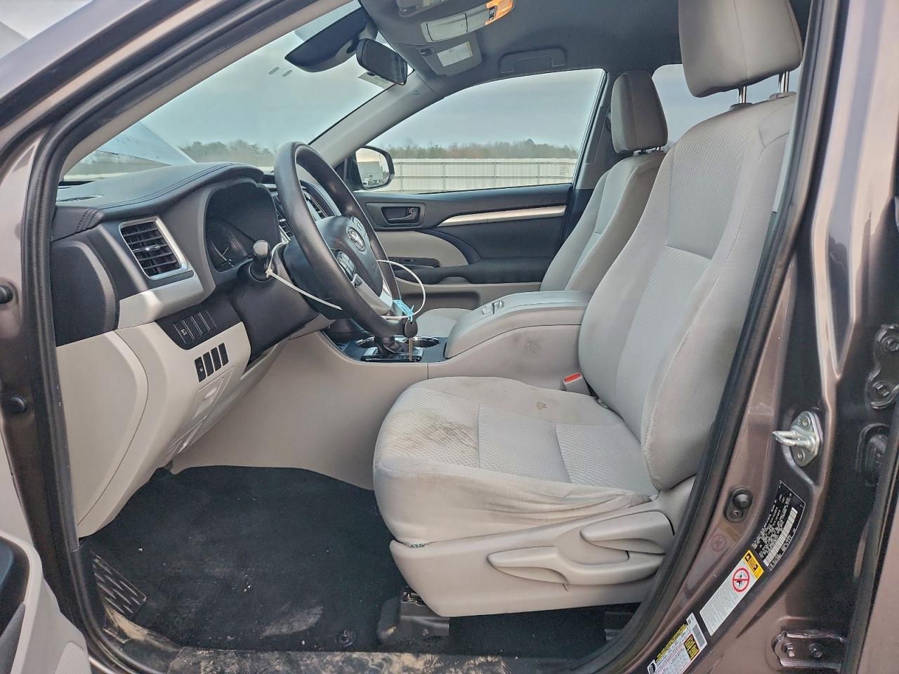 Toyota Highlander Le Image 6