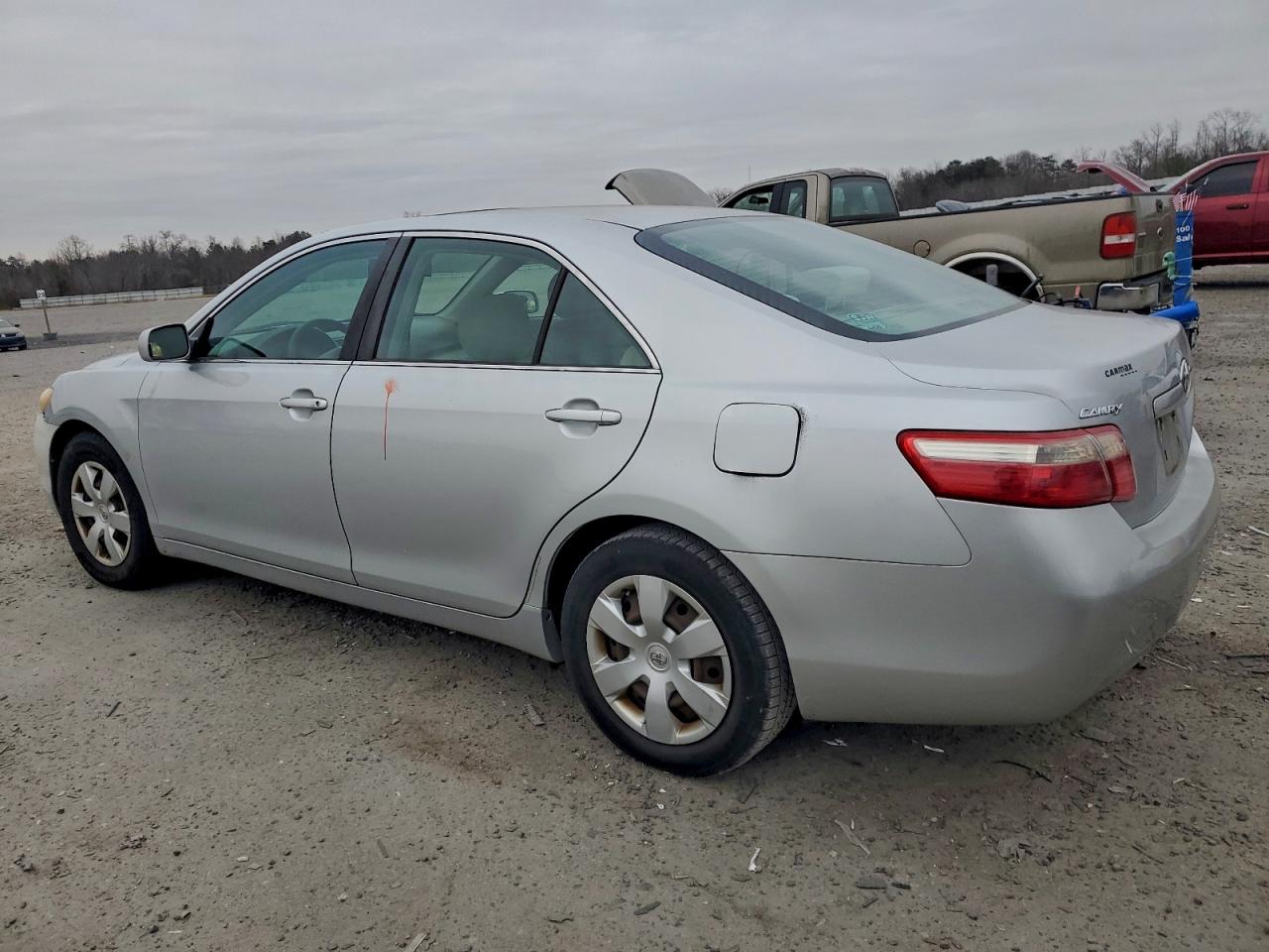 Toyota Camry Ce Image 2