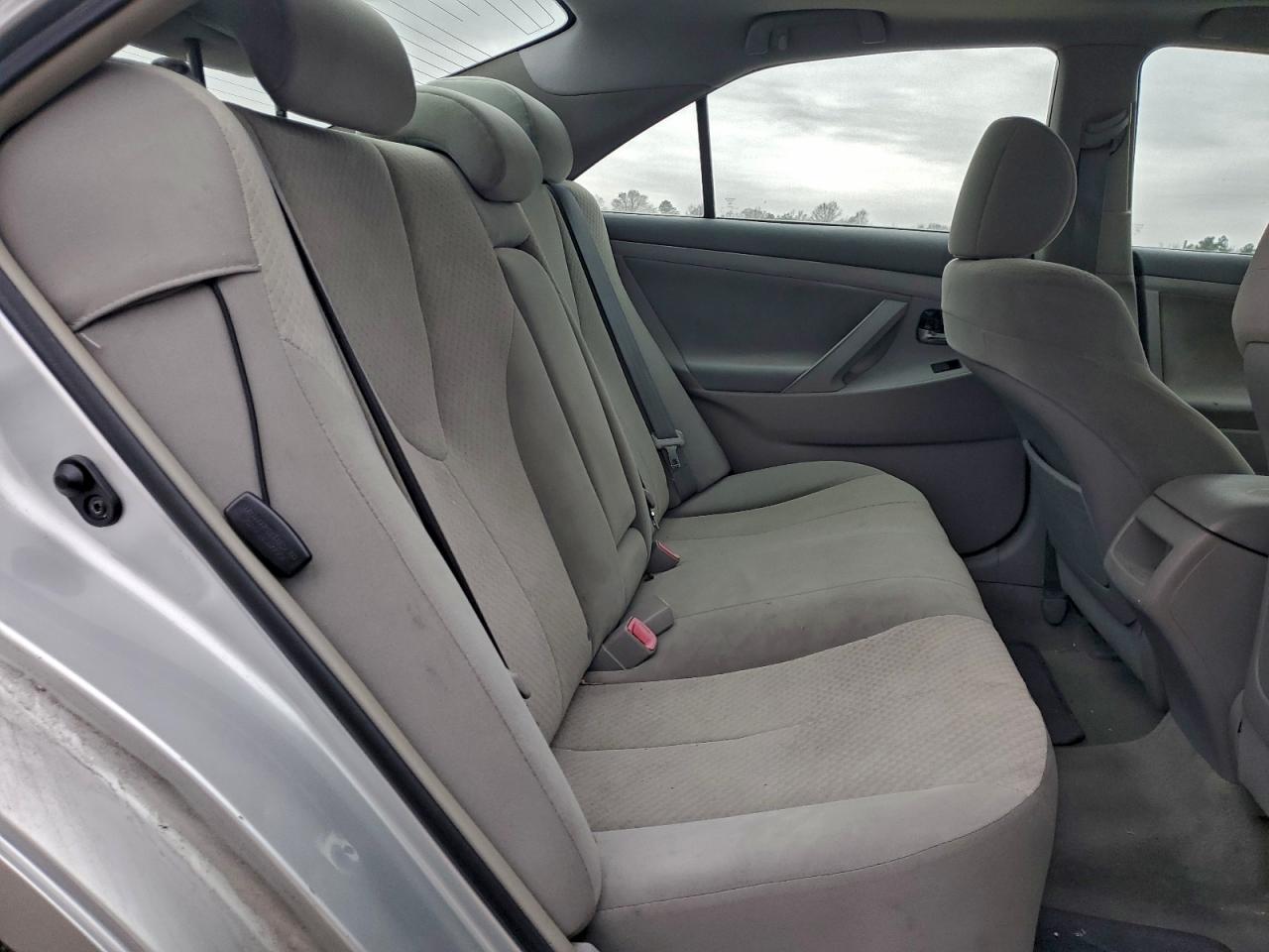 Toyota Camry Ce Image 10