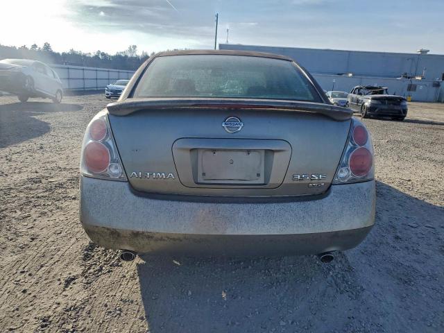 Nissan Altima Se Image 6