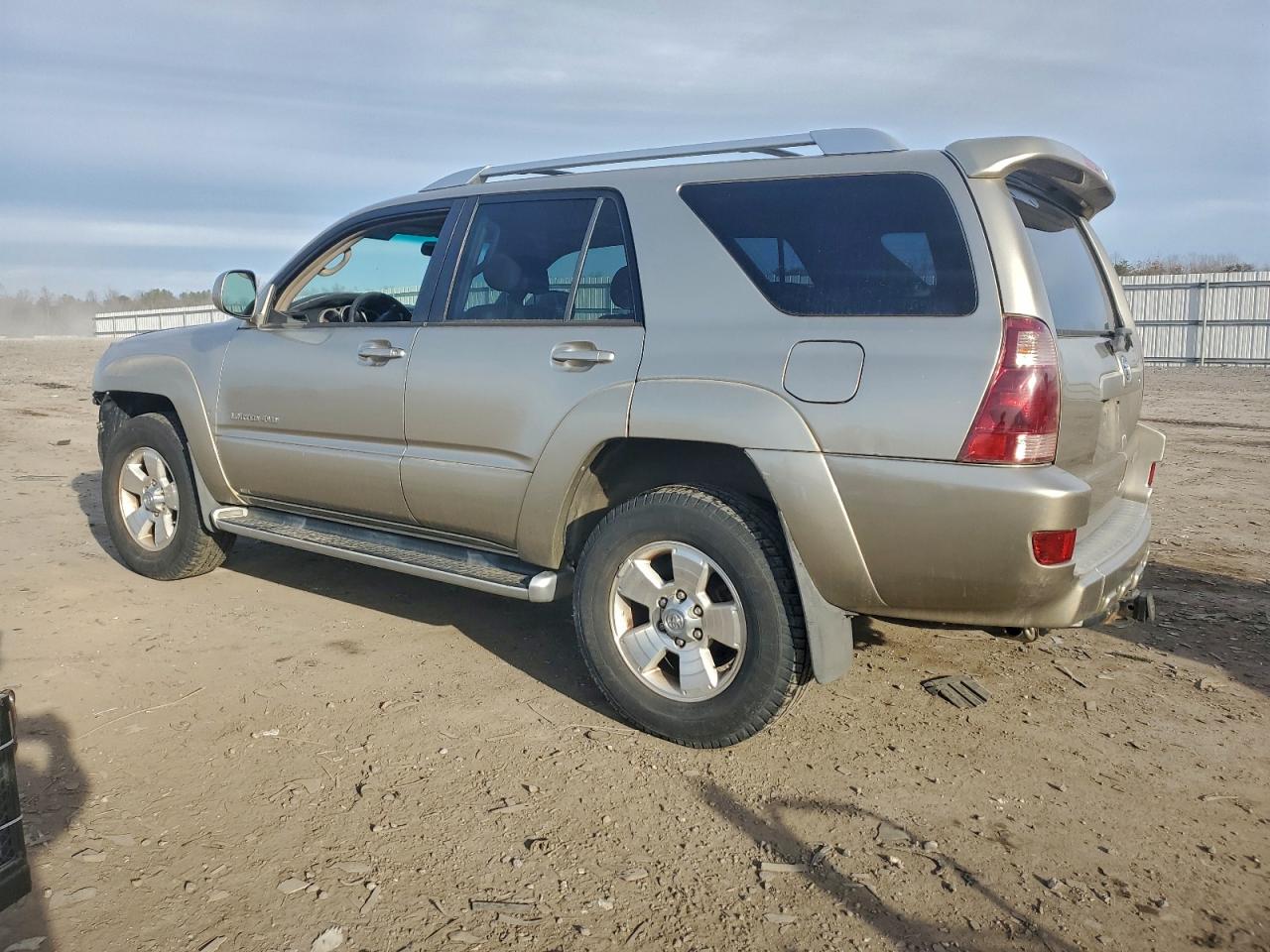 Toyota 4Runner Limited Image 3