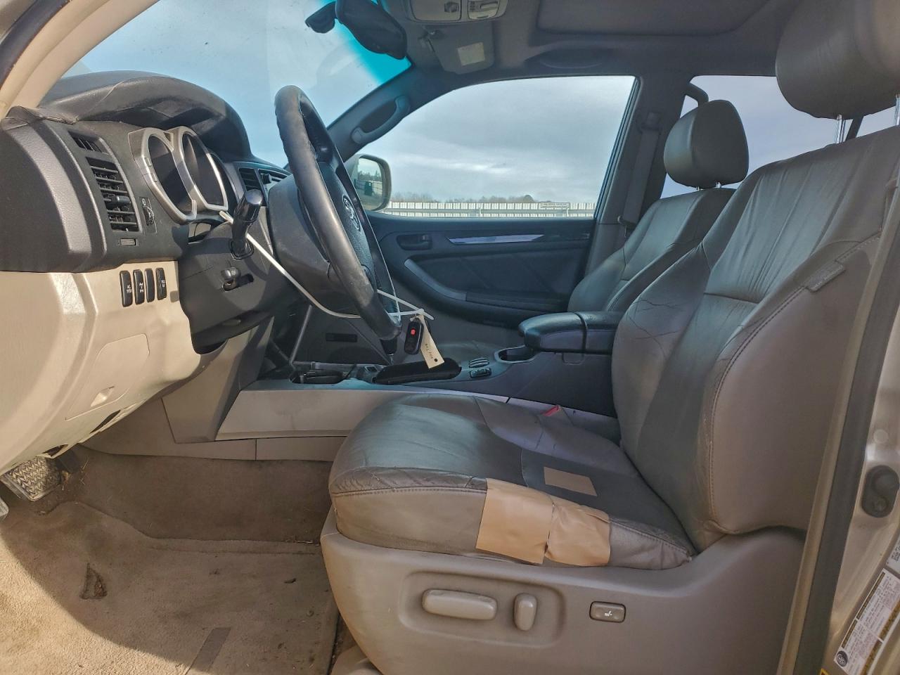 Toyota 4Runner Limited Image 11