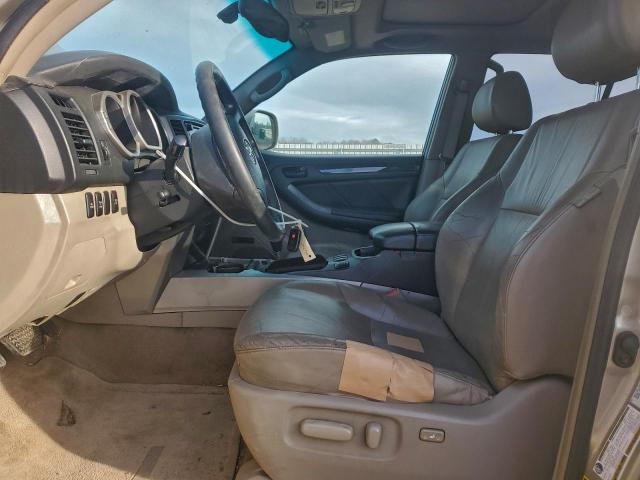 Toyota 4Runner Limited Image 11