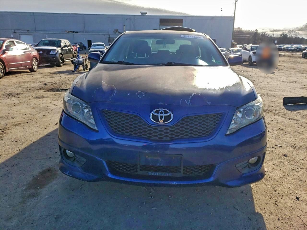 Toyota Camry Base Image 2