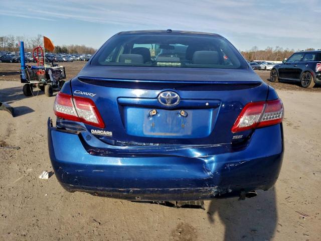 Toyota Camry Base Image 8