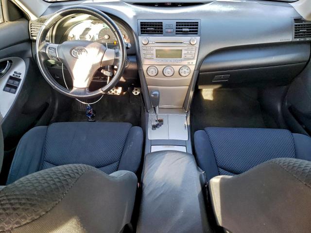 Toyota Camry Base Image 9