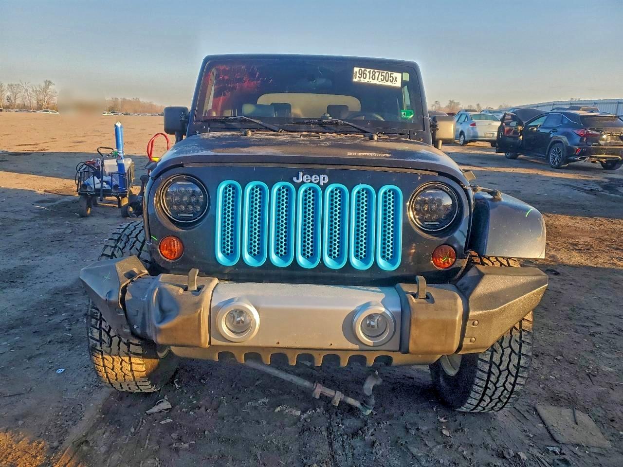 Jeep Wrangler Sahara Image 6