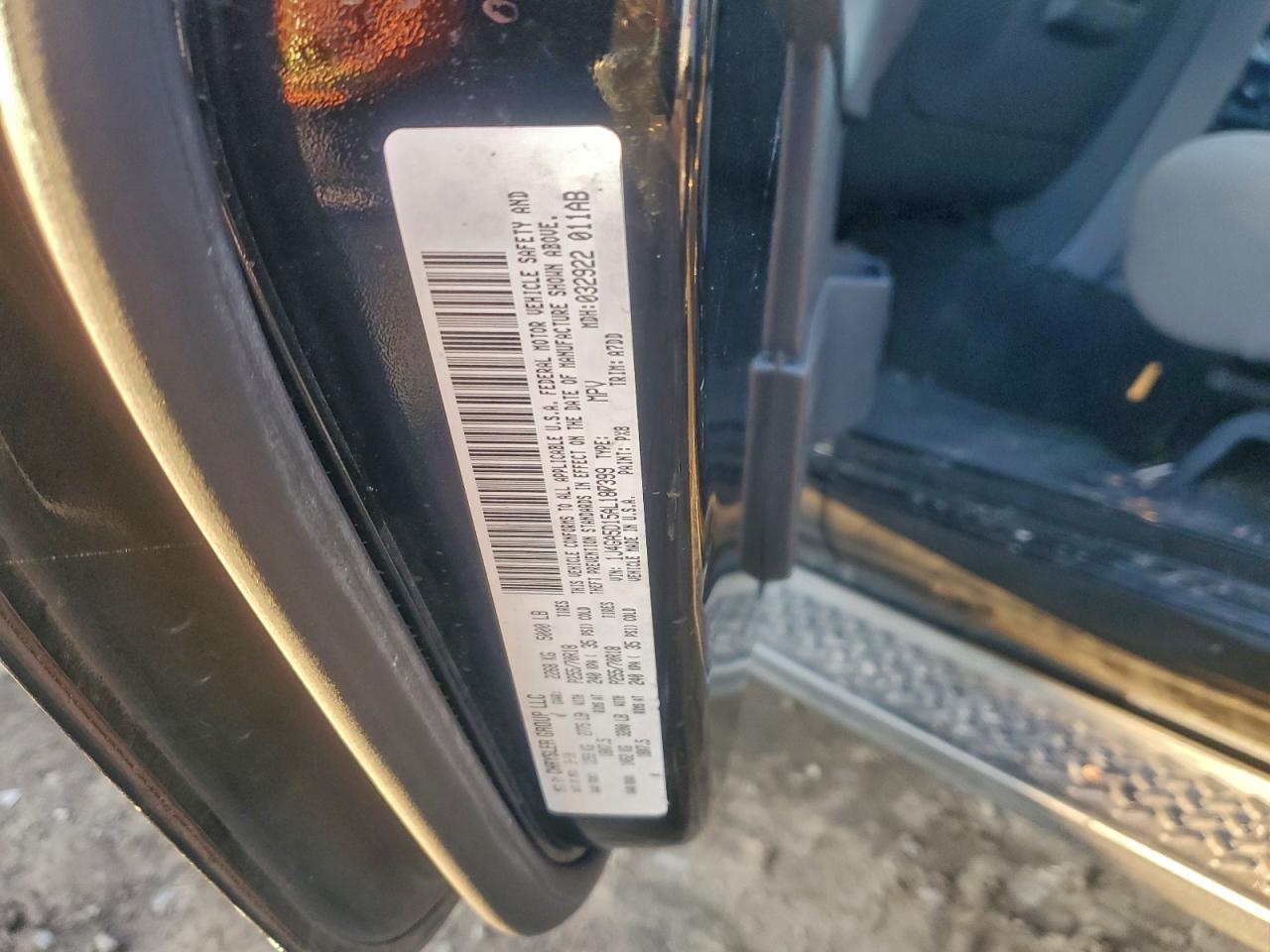 Jeep Wrangler Sahara Image 4