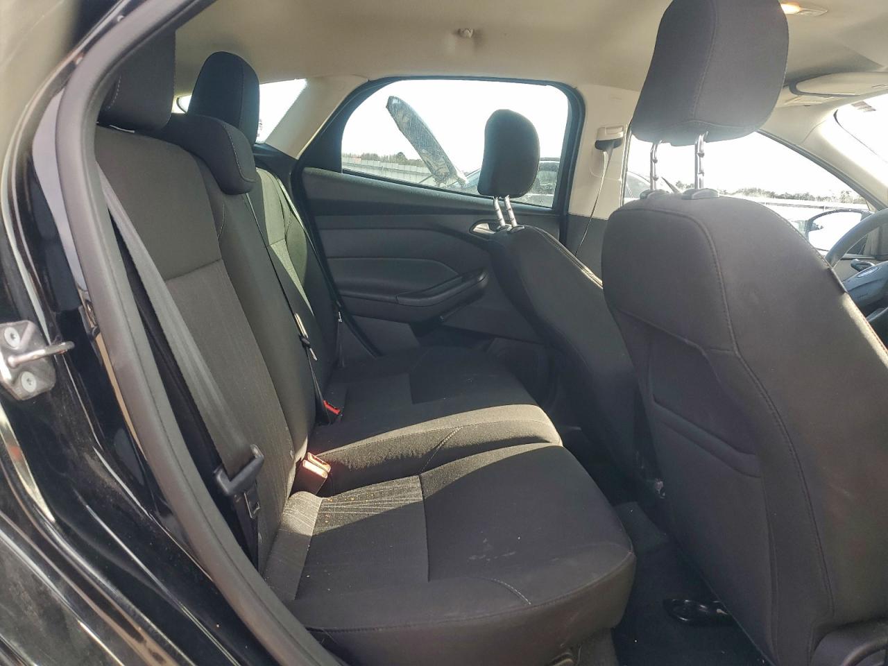 Ford Focus Se Image 12