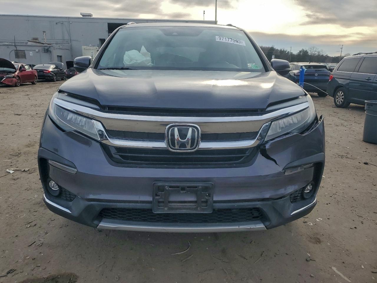 Honda Pilot Touring Image 5