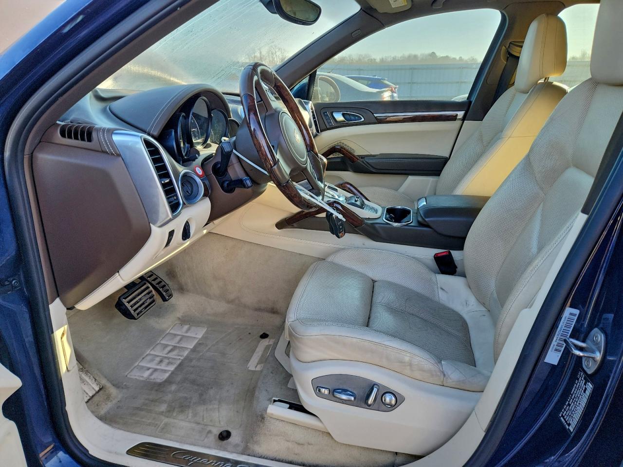 Porsche Cayenne S Image 6