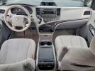 Toyota Sienna Le Image 6