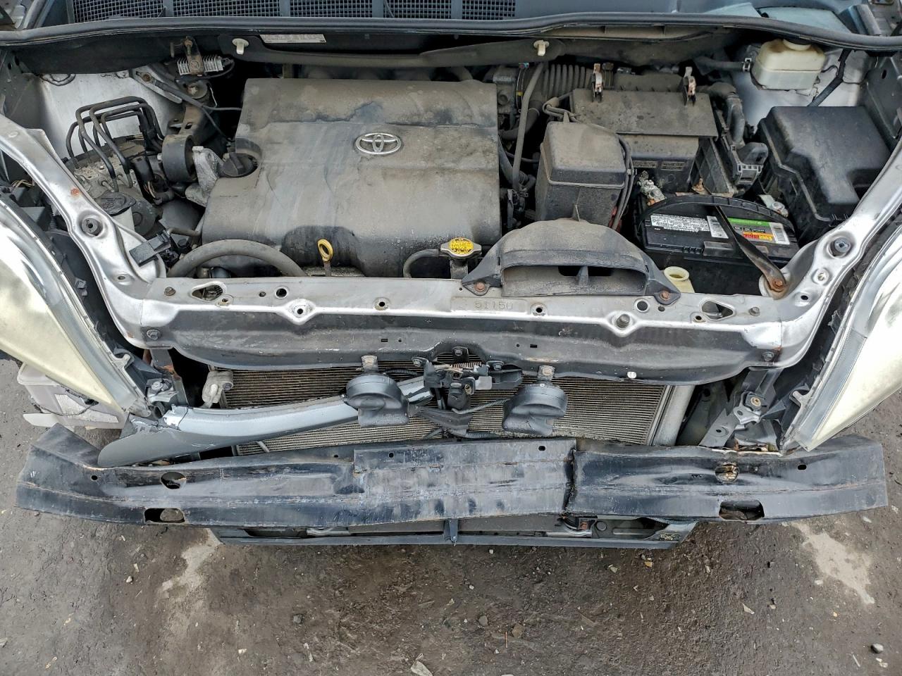 Toyota Sienna Le Image 9