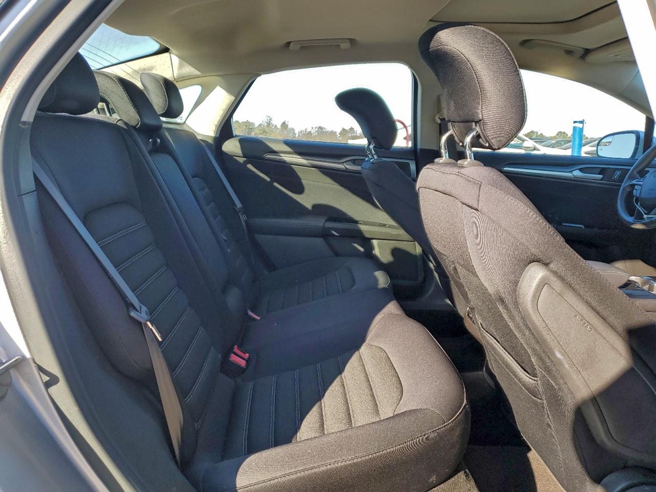 Ford Fusion Se Image 8