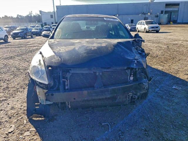 Nissan Altima Base Image 11