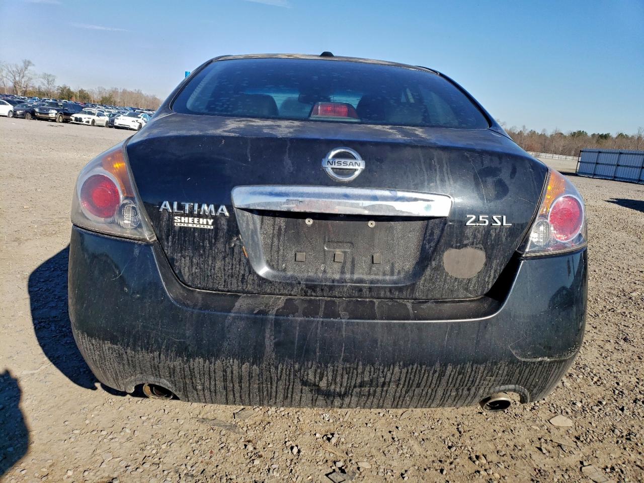 Nissan Altima Base Image 8