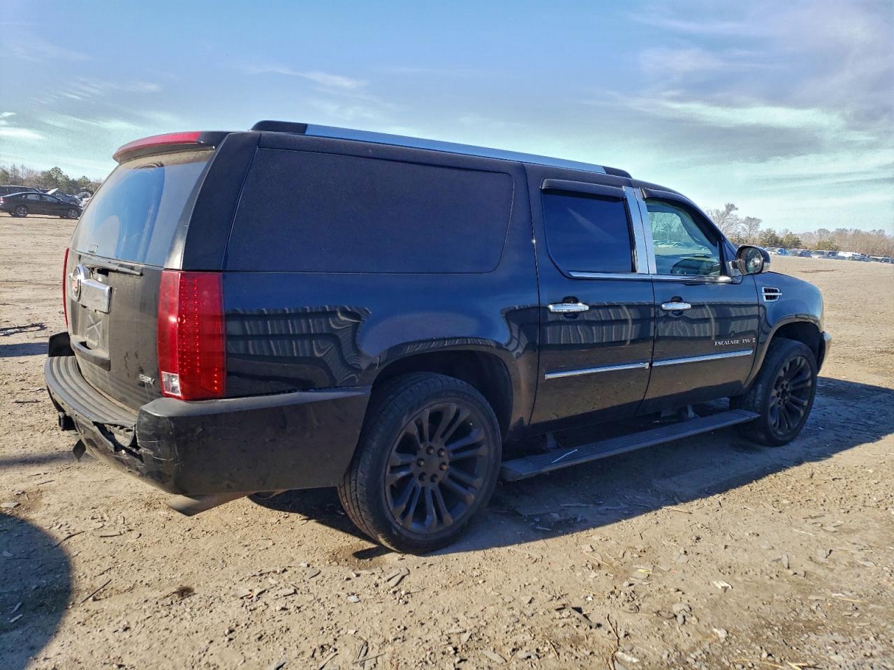 Cadillac Escalade Esv Image 3