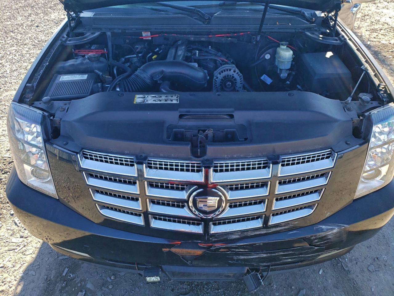 Cadillac Escalade Esv Image 9