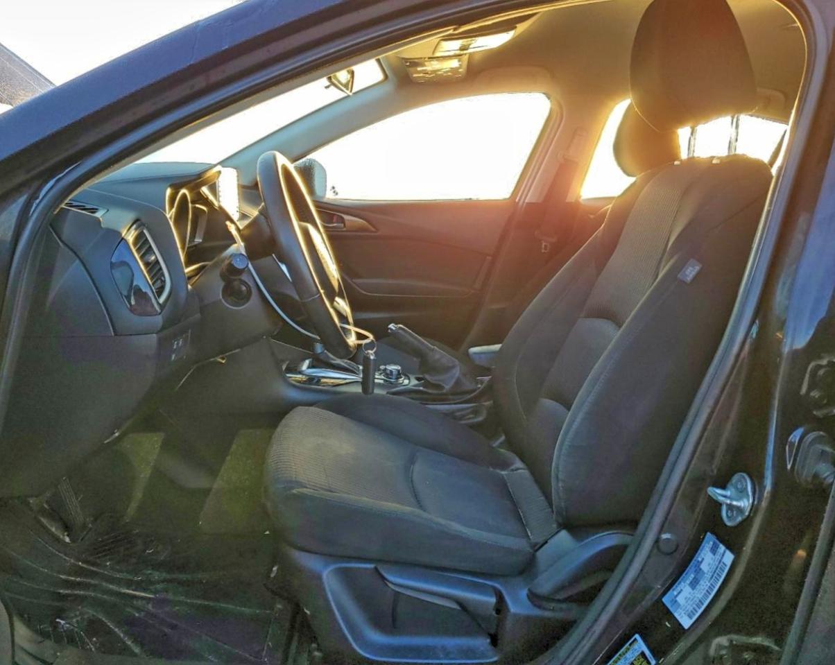 Mazda 3 Touring Image 5