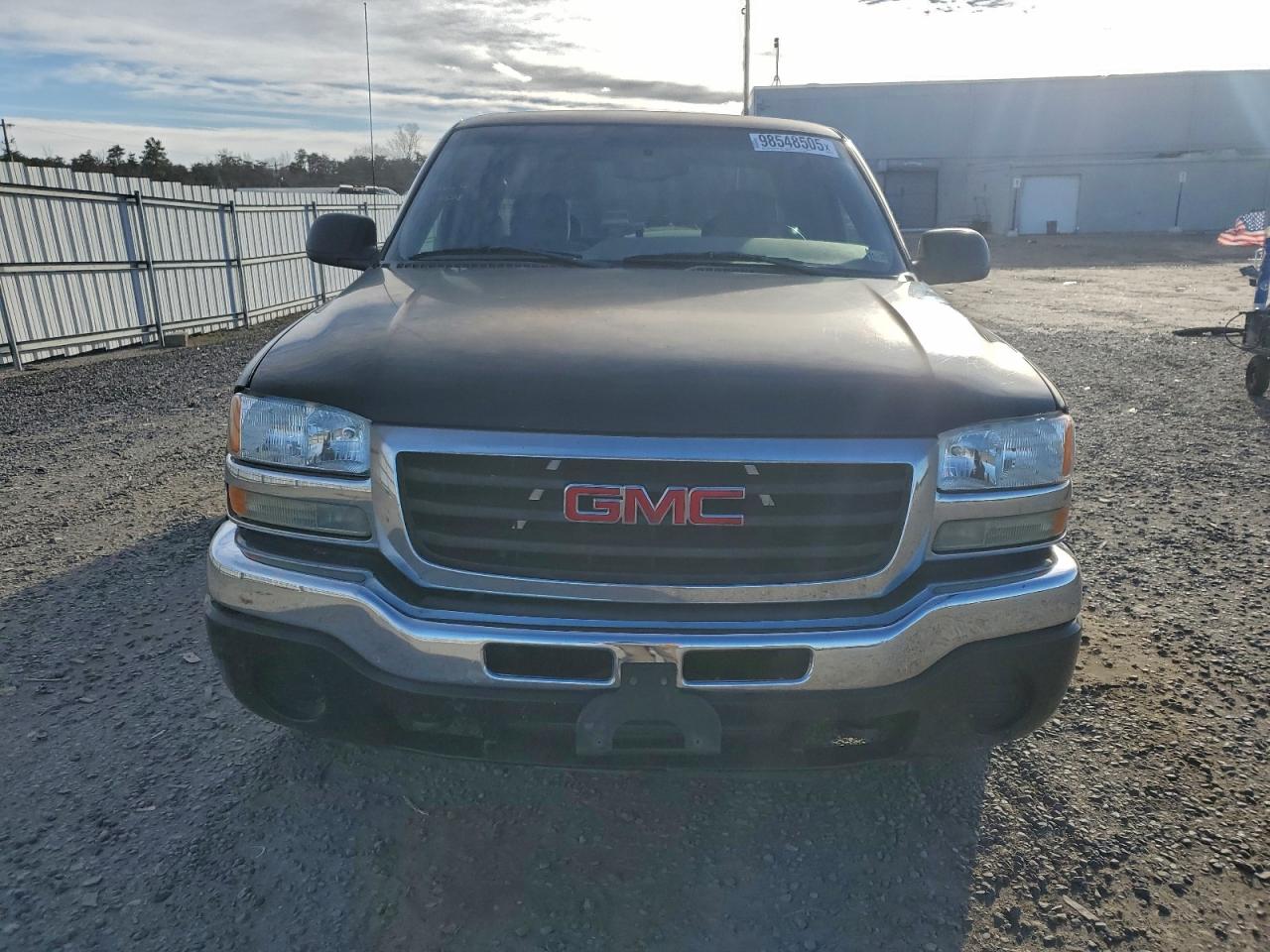 GMC Sierra K2500 Image 5