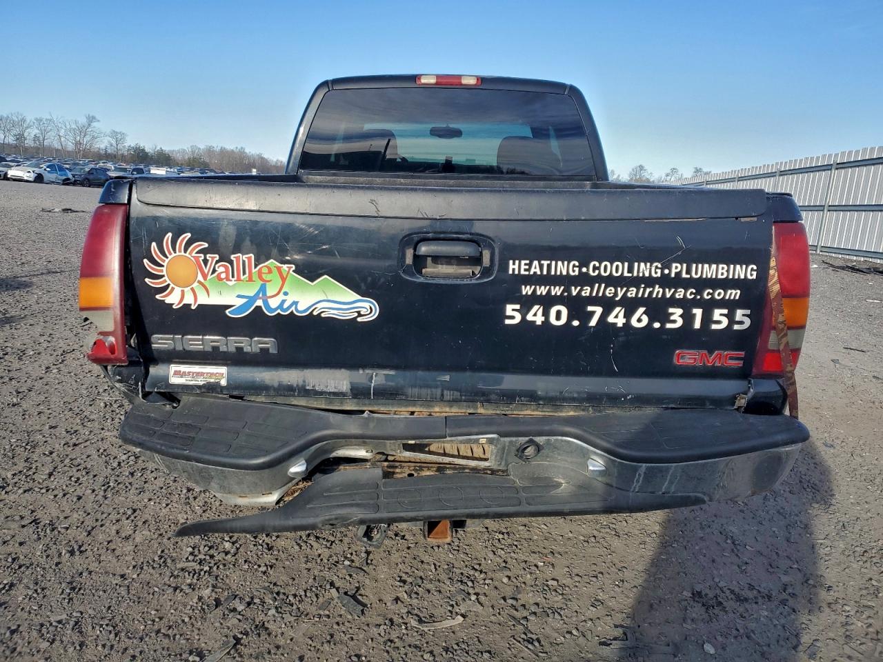 GMC Sierra K2500 Image 12