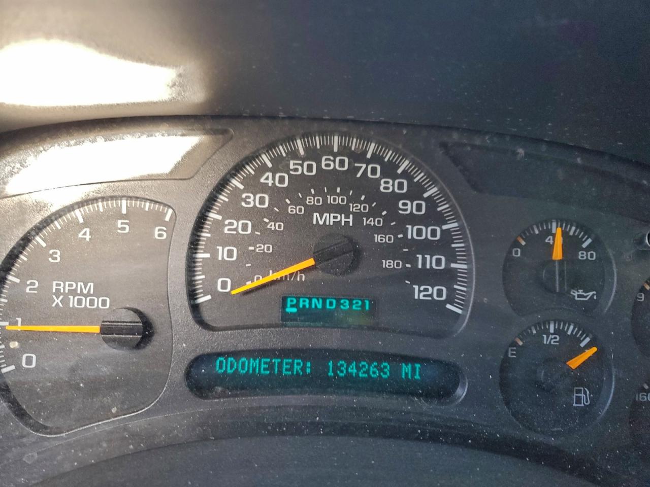 GMC Sierra K2500 Image 11