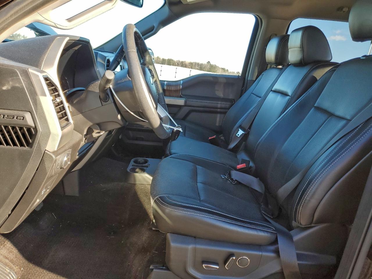 Ford F-150 Supercrew Image 9