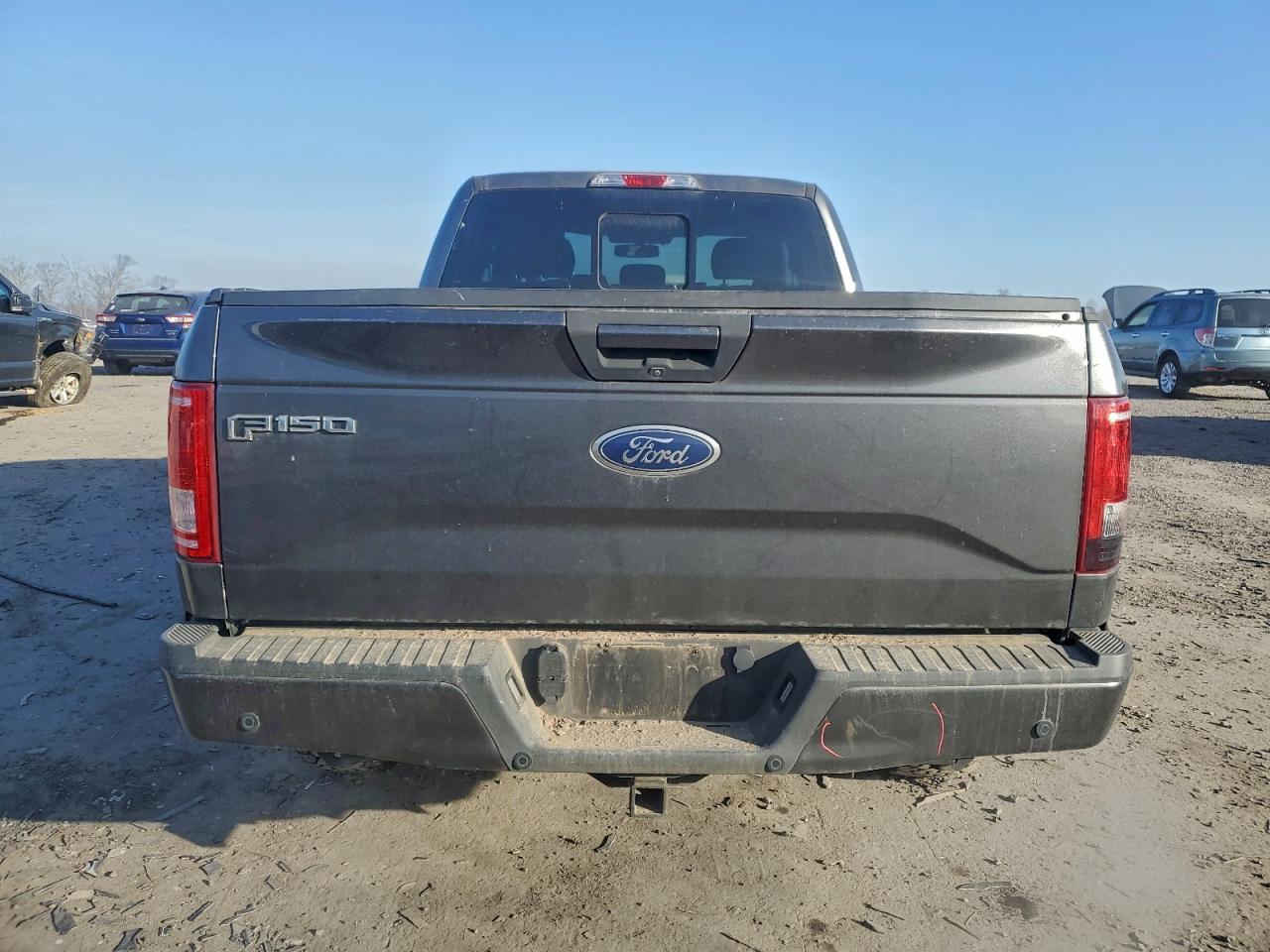 Ford F-150 Super Cab Image 6