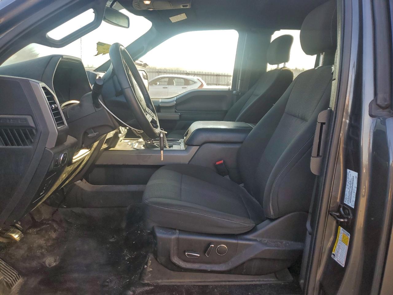 Ford F-150 Super Cab Image 8