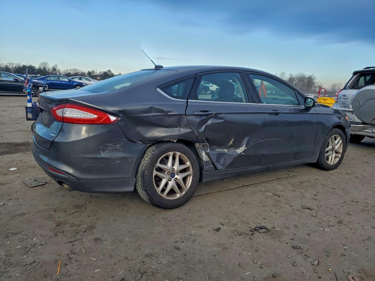 Ford Fusion Se Image 3