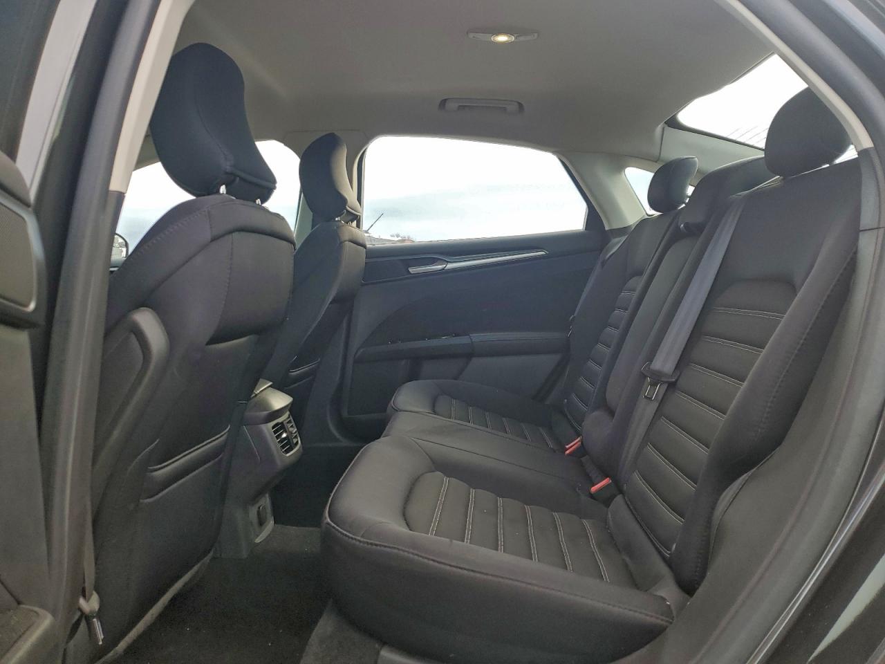 Ford Fusion Se Image 12