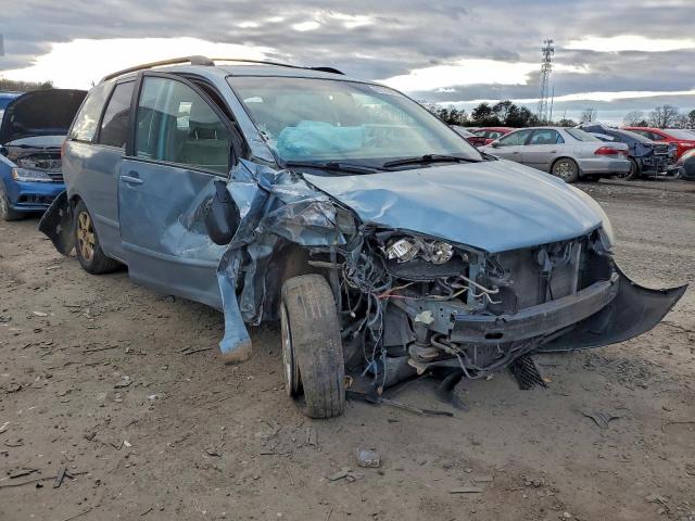 Toyota Sienna Ce Image 11