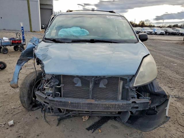 Toyota Sienna Ce Image 9