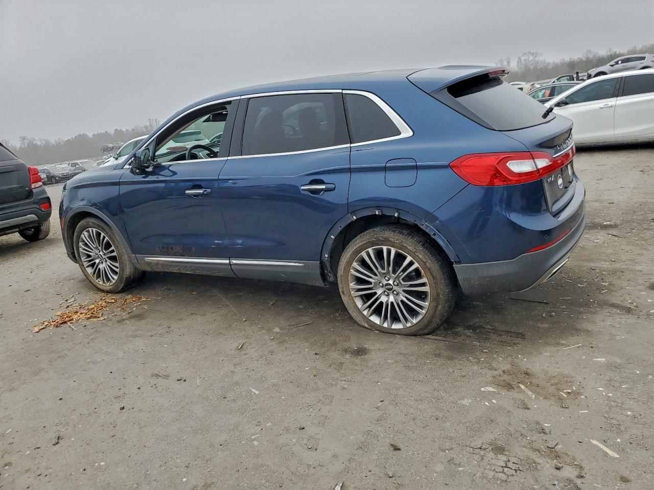Lincoln MKX Reserve Image 2