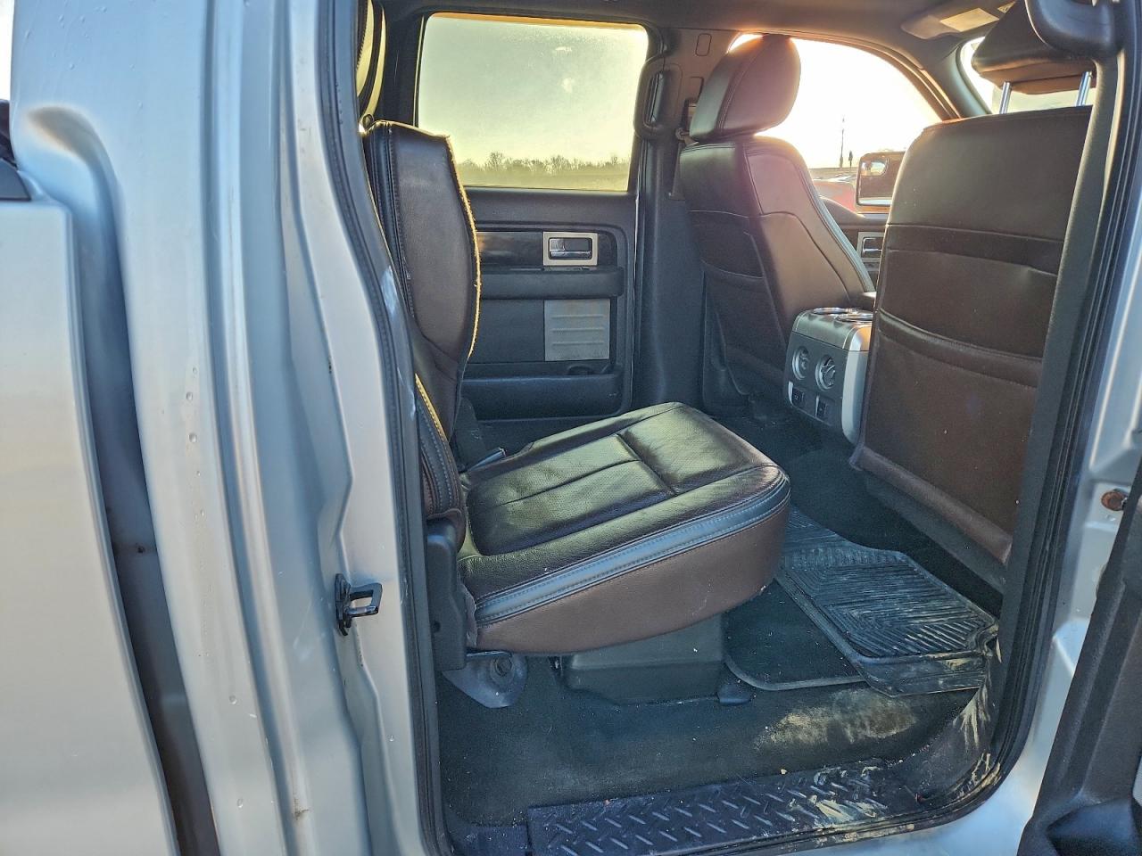 Ford F-150 Supercrew Image 12