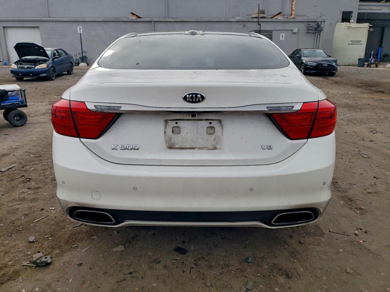 Kia K900 Image 11