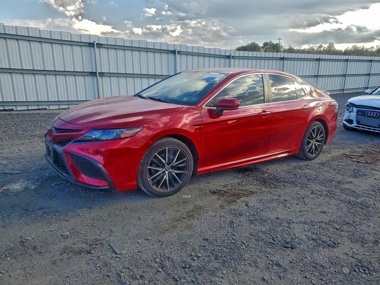 Toyota Camry Se Image 1
