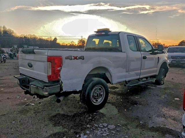 Ford F-250 Super Duty Image 6
