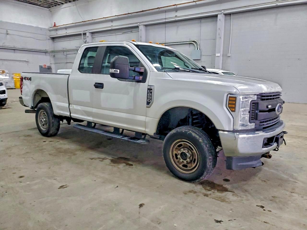 Ford F-250 Super Duty Image 10