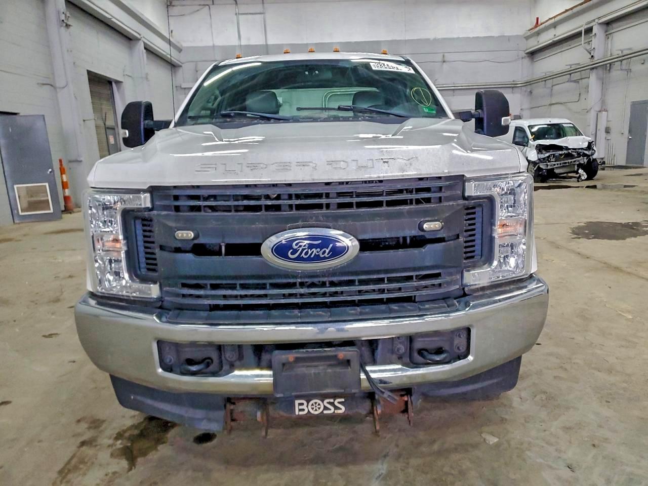 Ford F-250 Super Duty Image 2
