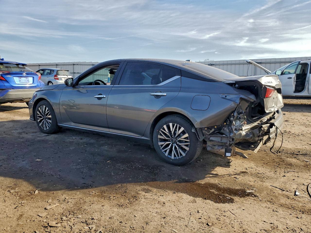 Nissan Altima Sv Image 2