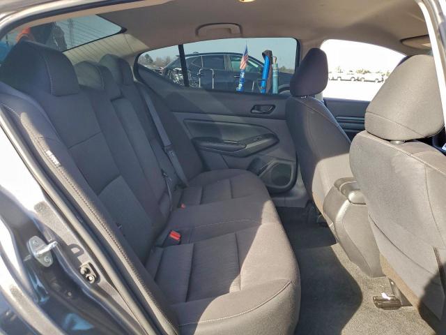 Nissan Altima Sv Image 12