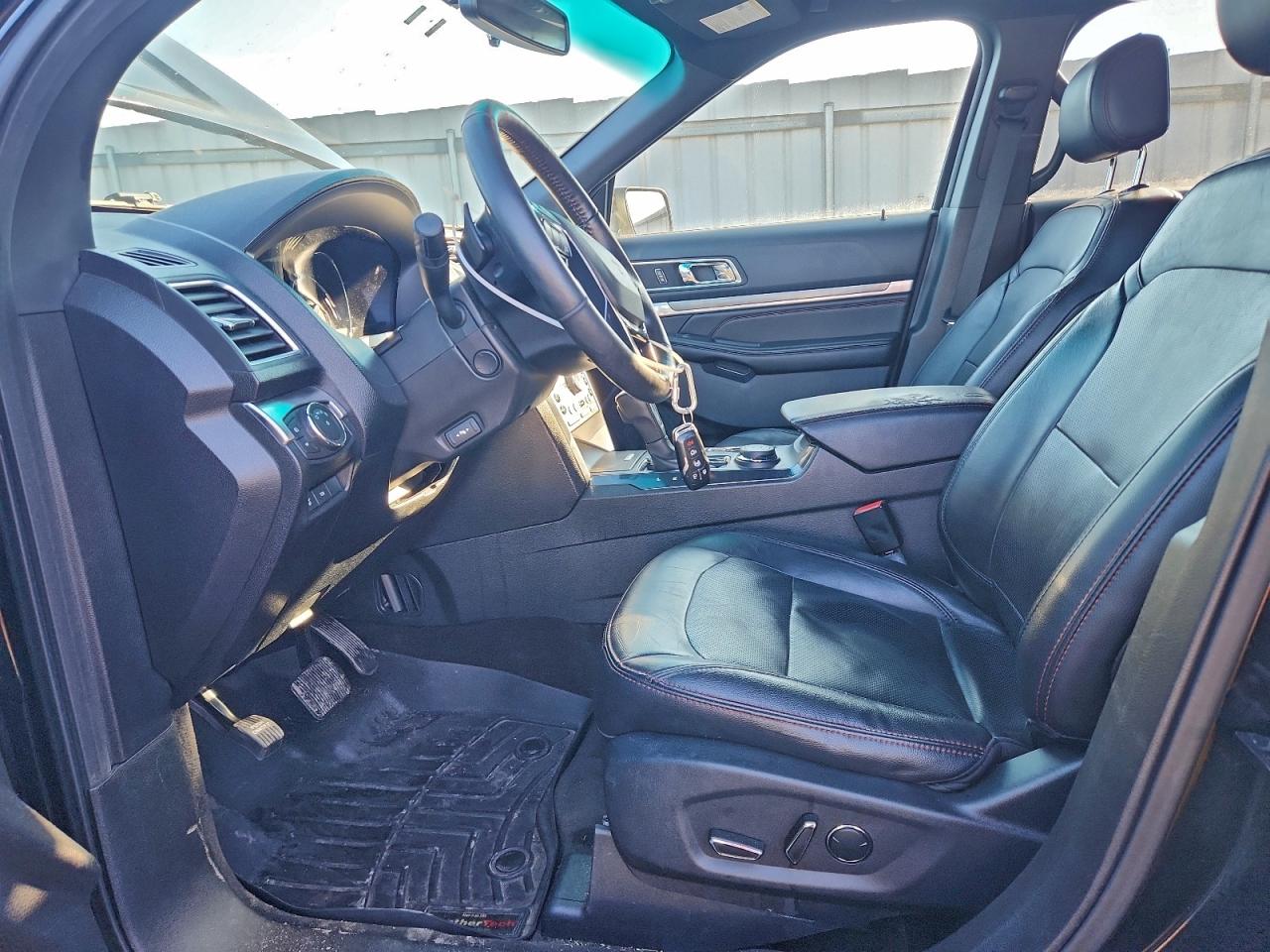 Ford Explorer Sport Image 3