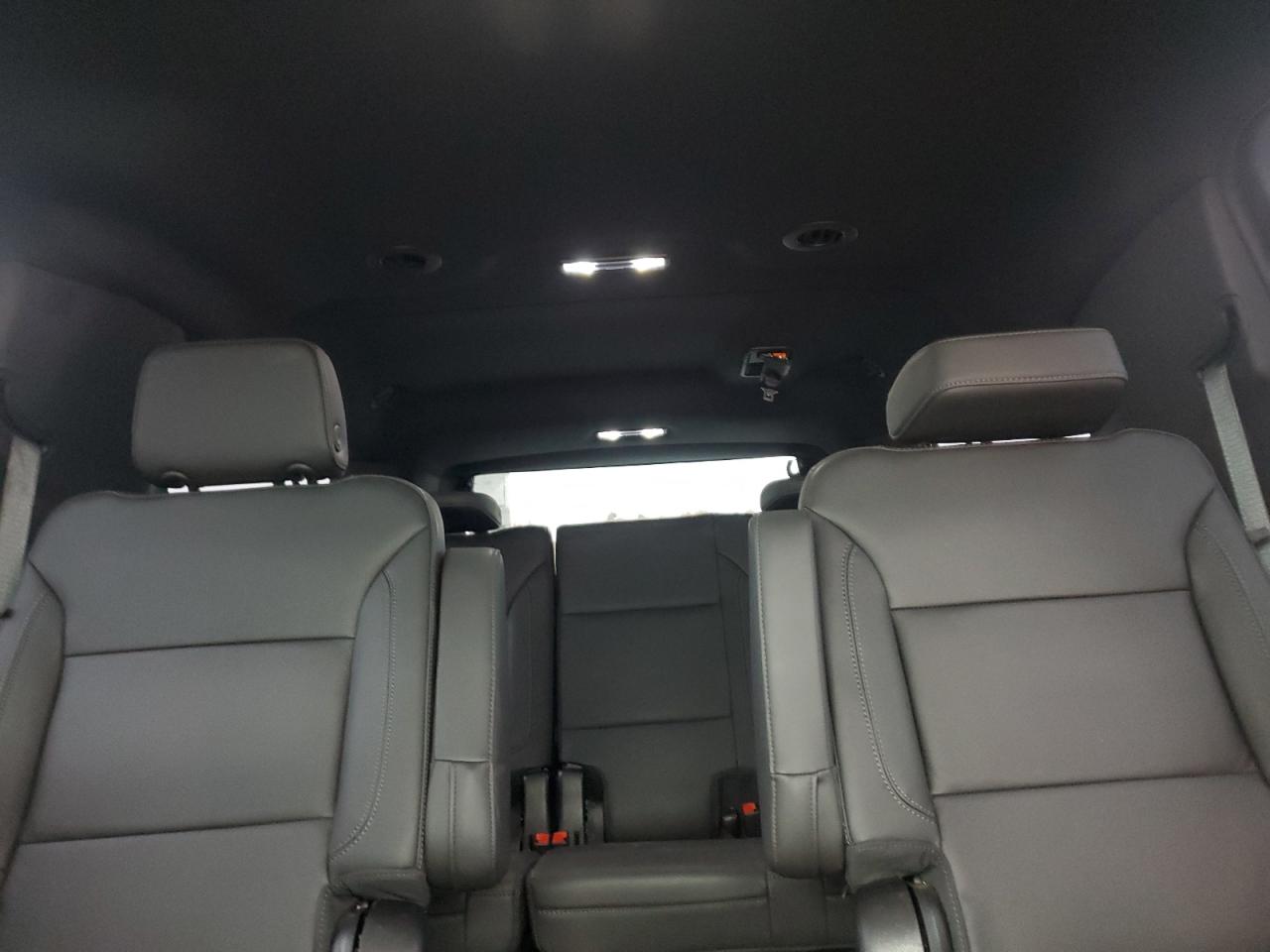 Chevrolet Suburban K1500 Lt Image 10