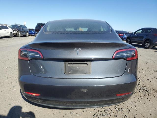 Tesla Model 3 Image 5