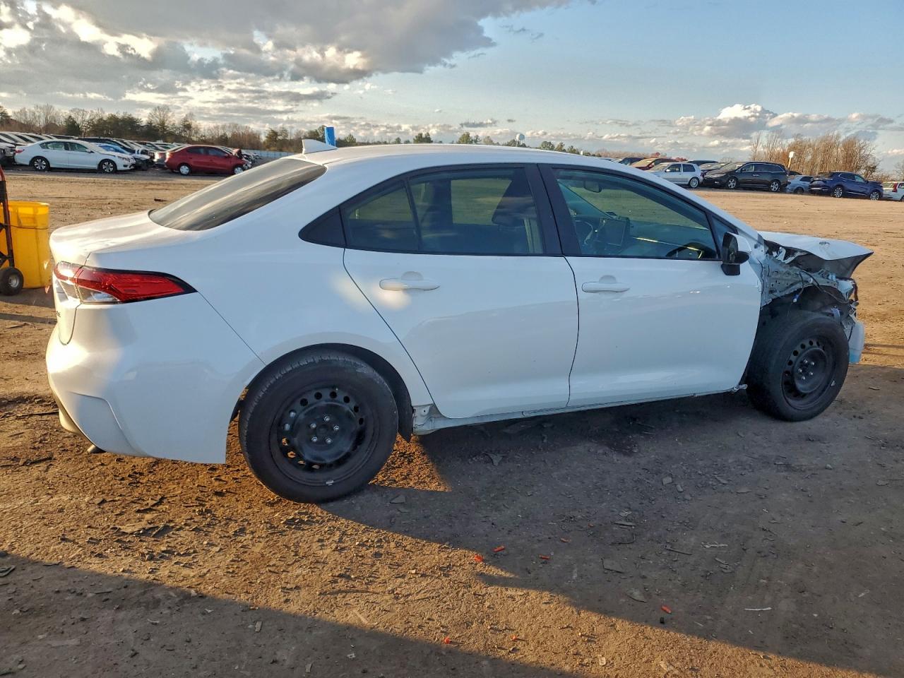 Toyota Corolla Le Image 8